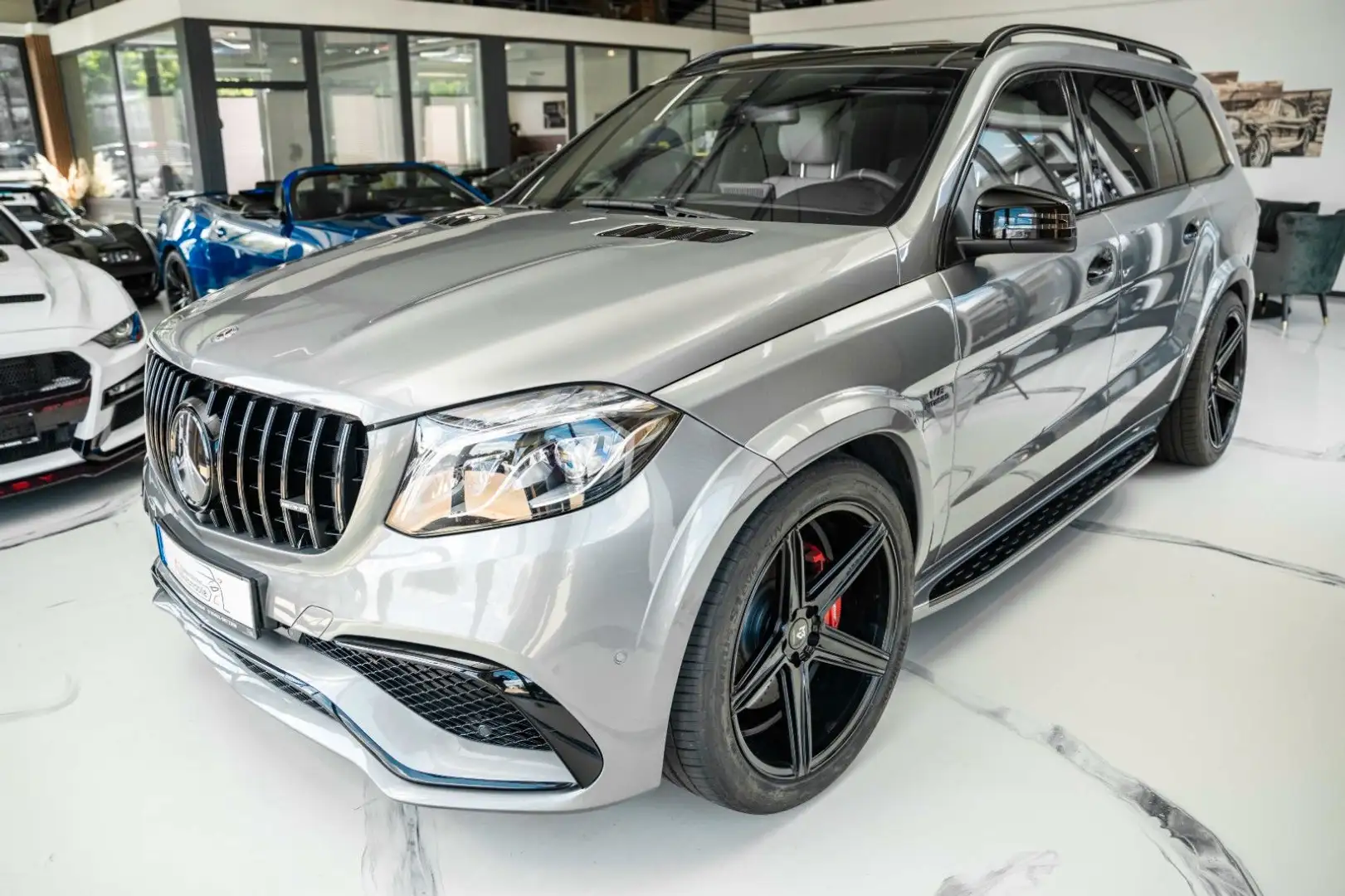 Mercedes-Benz GL 500 VOLL GLS 6.3 AMG FACELIFT DISTRONIC 360 Šedá - 1