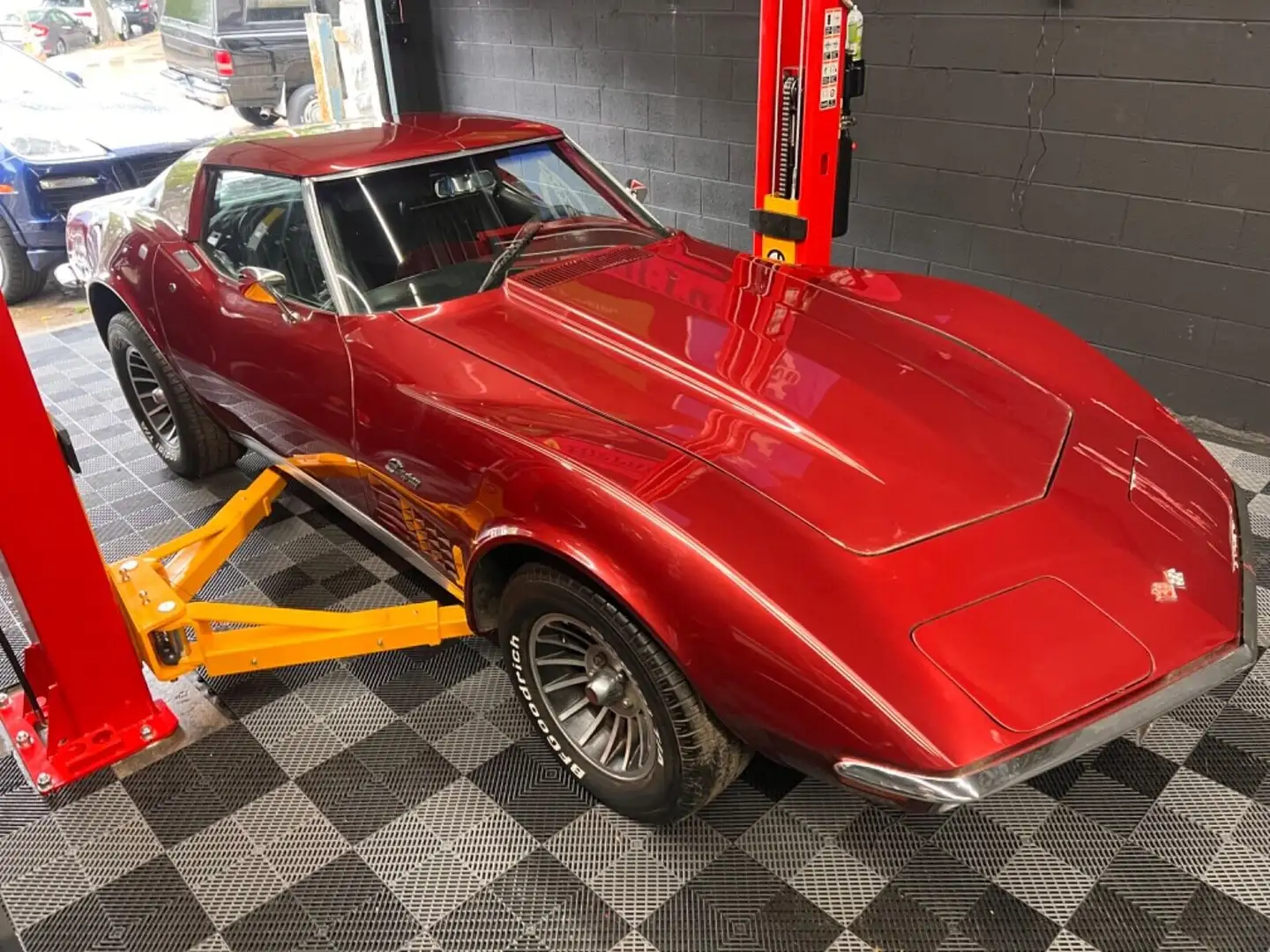 Corvette C3 T-Top Rouge - 1