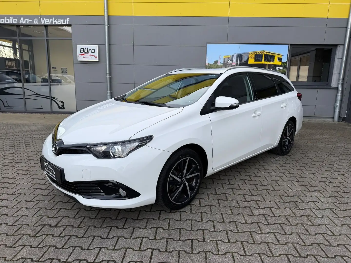 Toyota Auris Touring Sports Team D/KAMERA/ALLWETTER Blanc - 2