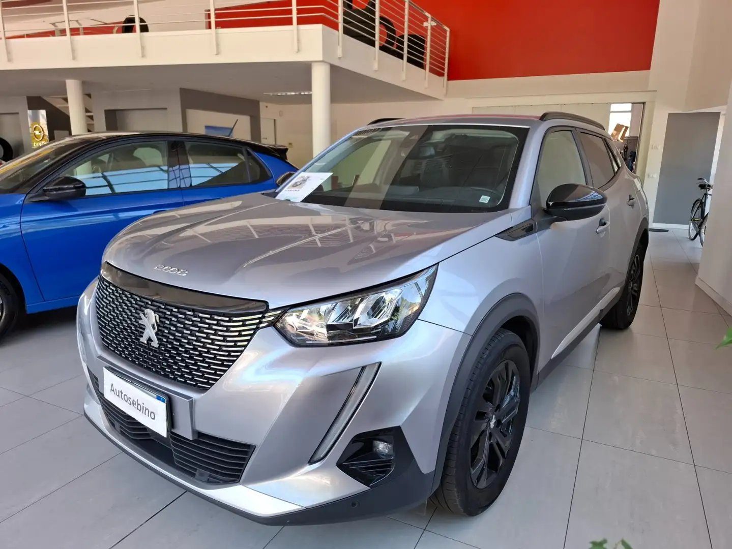 Peugeot 2008 2008 1.2 100hp ALLURE (*) easy buy Grijs - 2