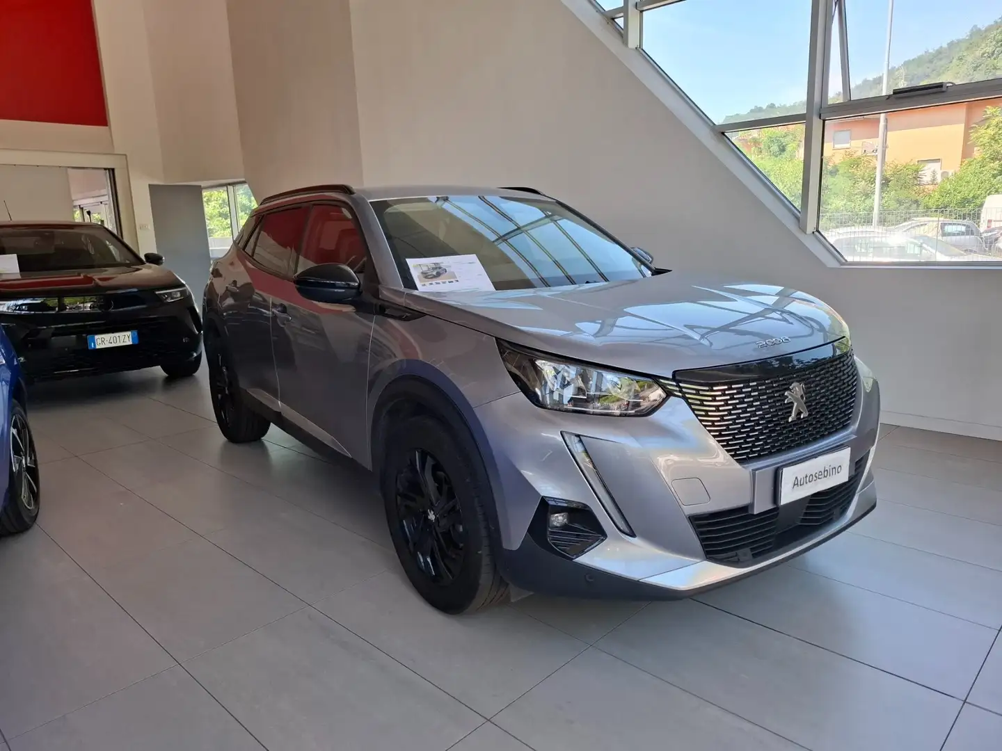 Peugeot 2008 2008 1.2 100hp ALLURE (*) easy buy Grijs - 1
