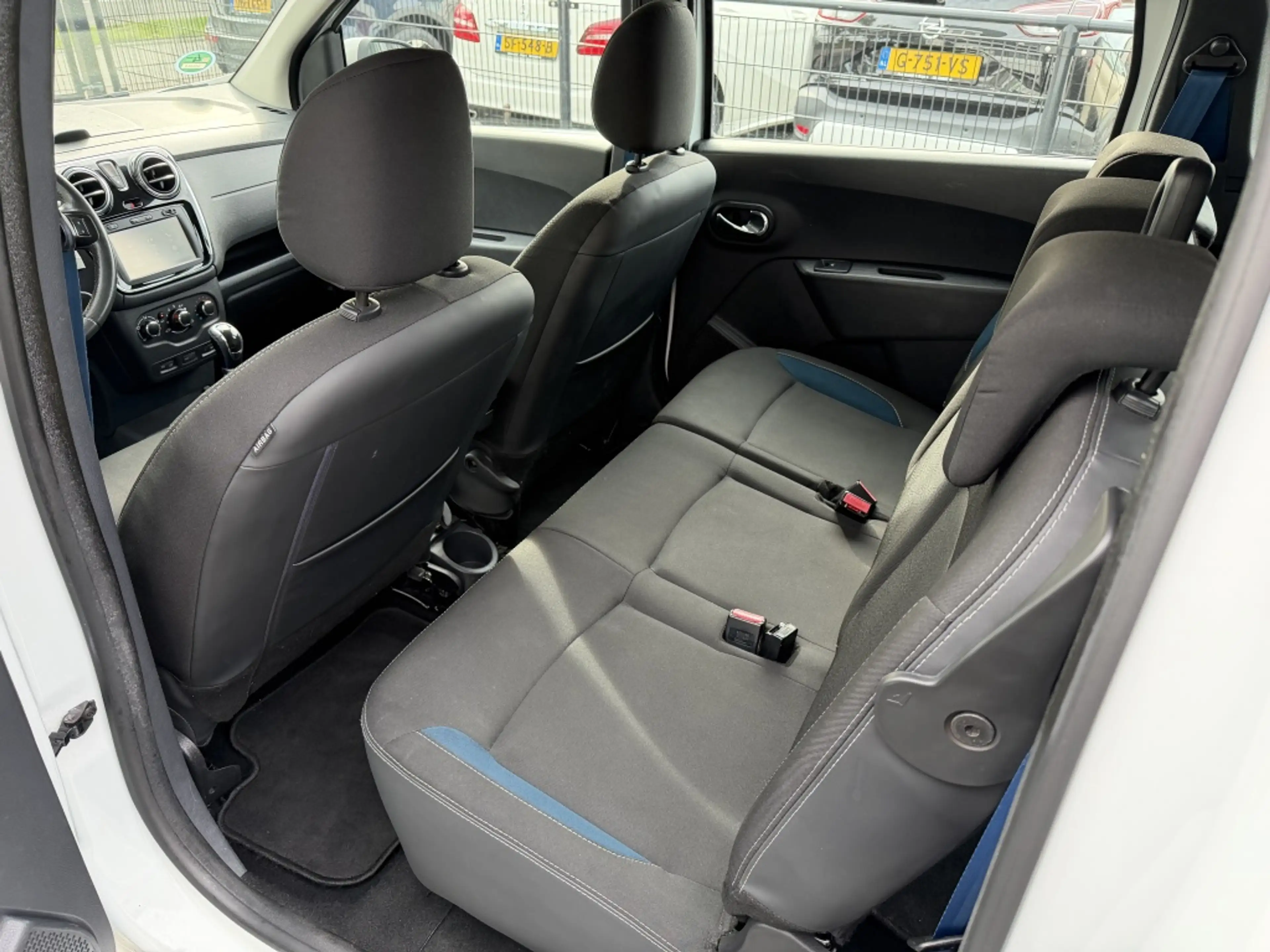 Dacia Lodgy 1.2 TCe Lauréate 7p. — photo 12