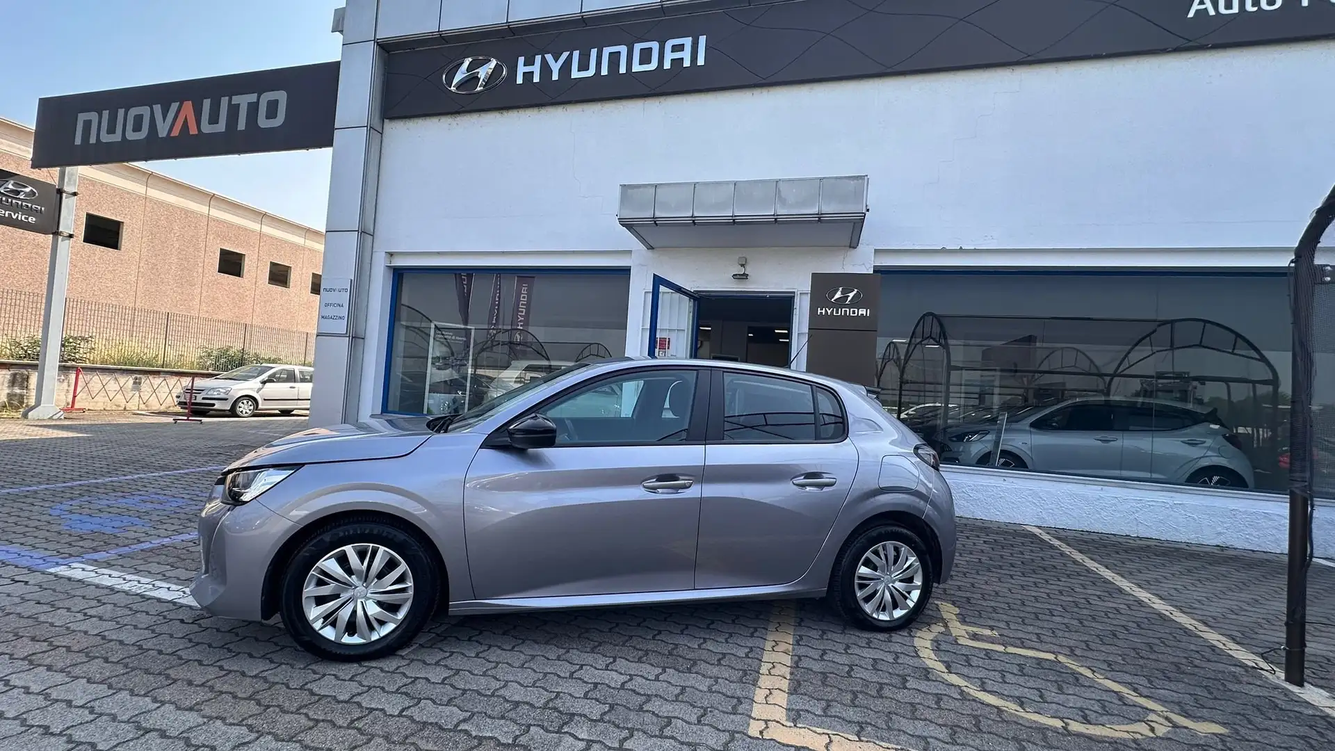 Peugeot 208 1.2 puretech Active Neo Patentato Zilver - 2