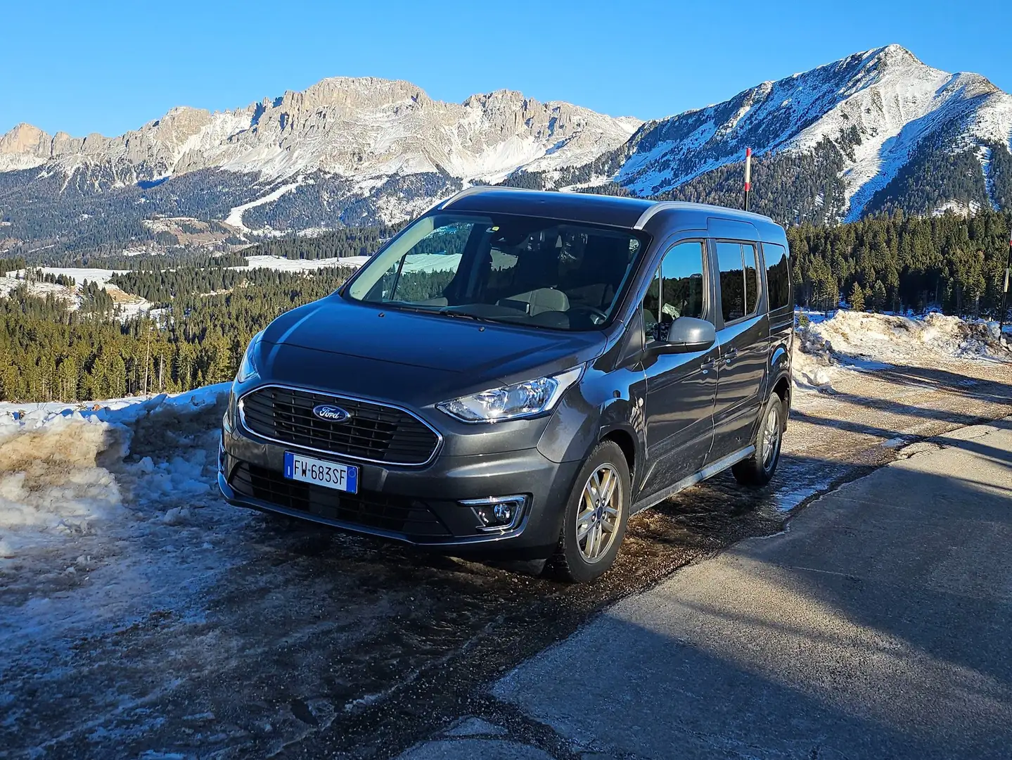 Ford Grand Tourneo 7 posti Grigio - 1