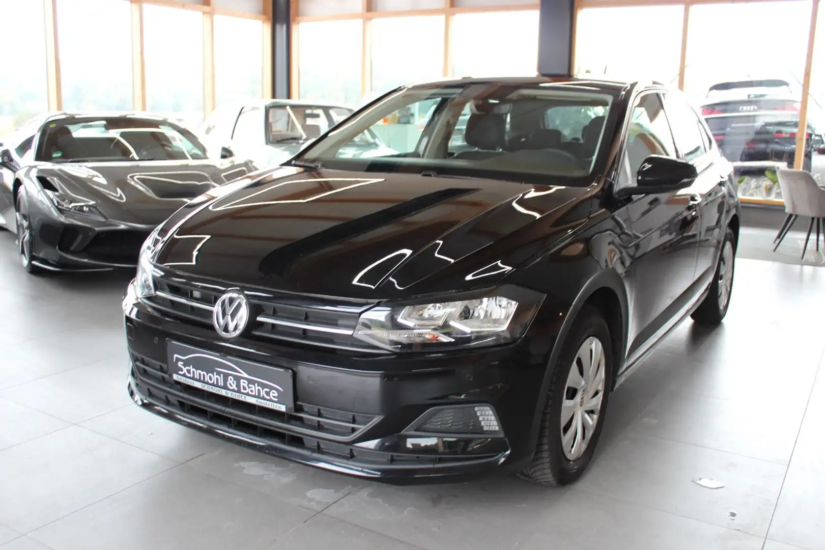 Volkswagen Polo VI 1.0 TSI DSG Comfortline Schwarz - 1