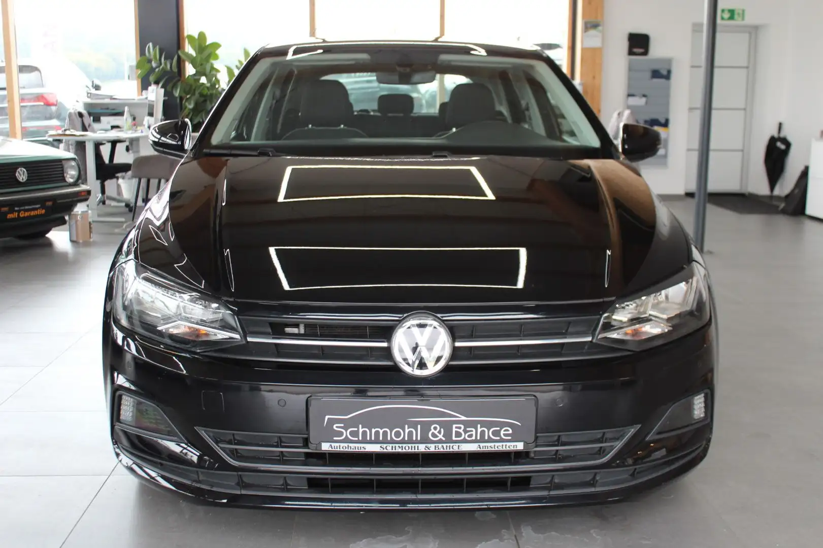 Volkswagen Polo VI 1.0 TSI DSG Comfortline Schwarz - 2