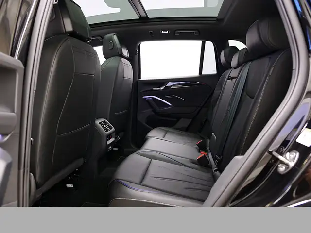 Volkswagen Tiguan view 12
