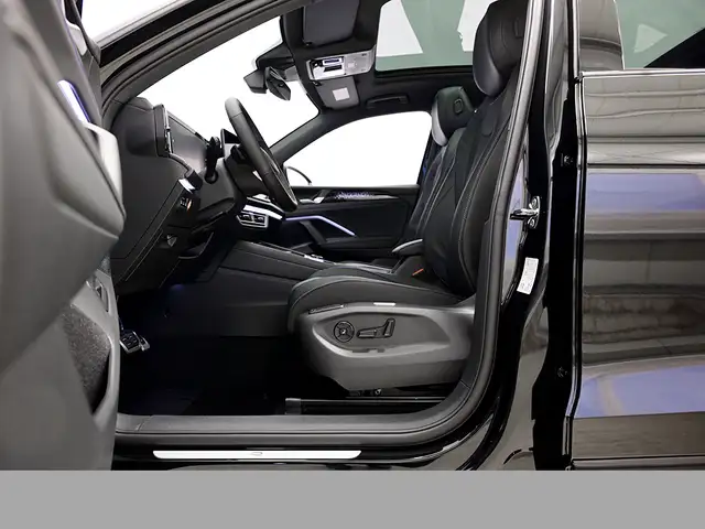 Volkswagen Tiguan view 11