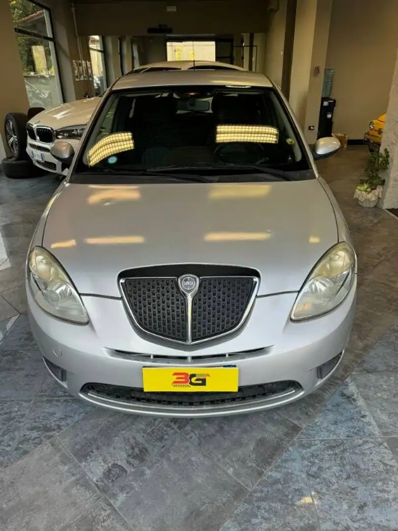 Lancia Ypsilon 1.2 8v Argento Blanc - 2