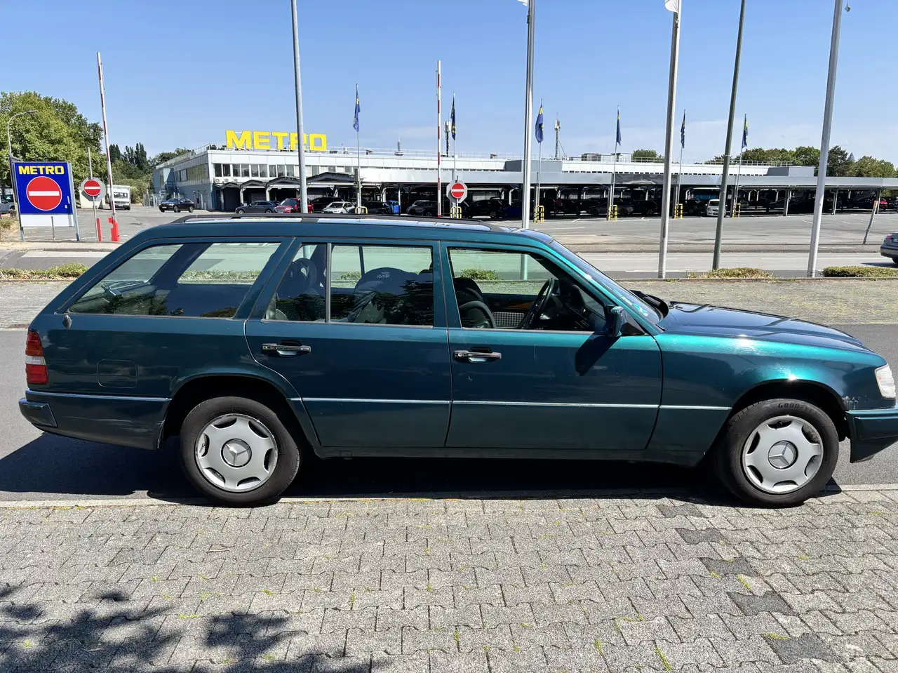Mercedes-Benz E 200 TÜV bis 2/2028*elektr. Fensterheber*Schiebedach, foto 4