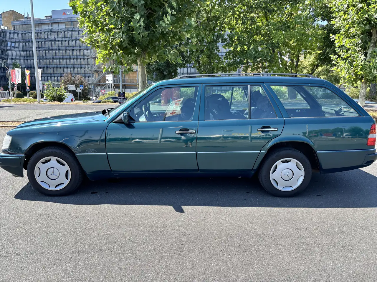 Mercedes-Benz E 200 TÜV bis 2/2028*elektr. Fensterheber*Schiebedach, foto 3