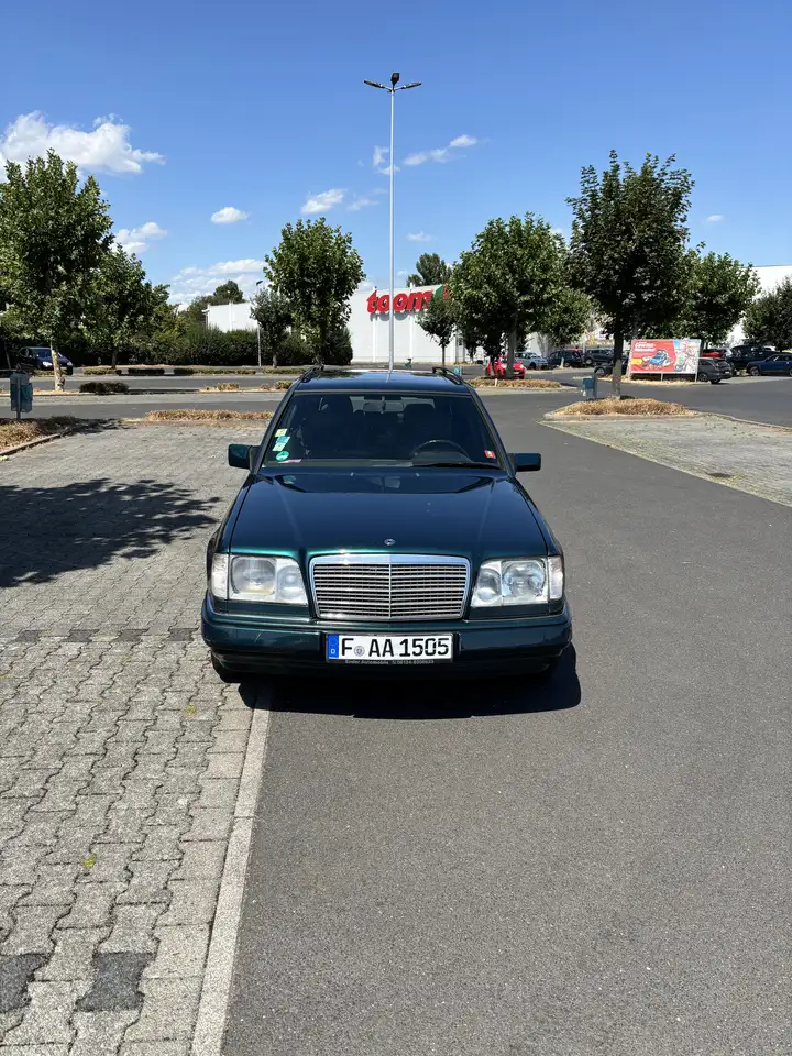 Mercedes-Benz E 200 TÜV bis 2/2028*elektr. Fensterheber*Schiebedach, foto 2