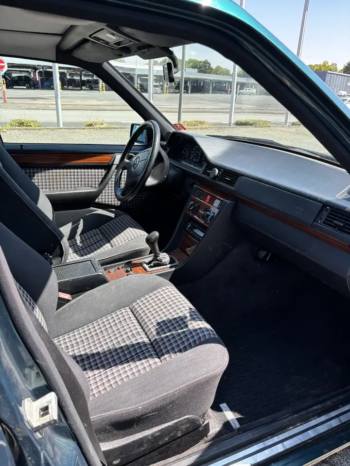 Mercedes-Benz E 200 TÜV bis 2/2028*elektr. Fensterheber*Schiebedach, foto 9