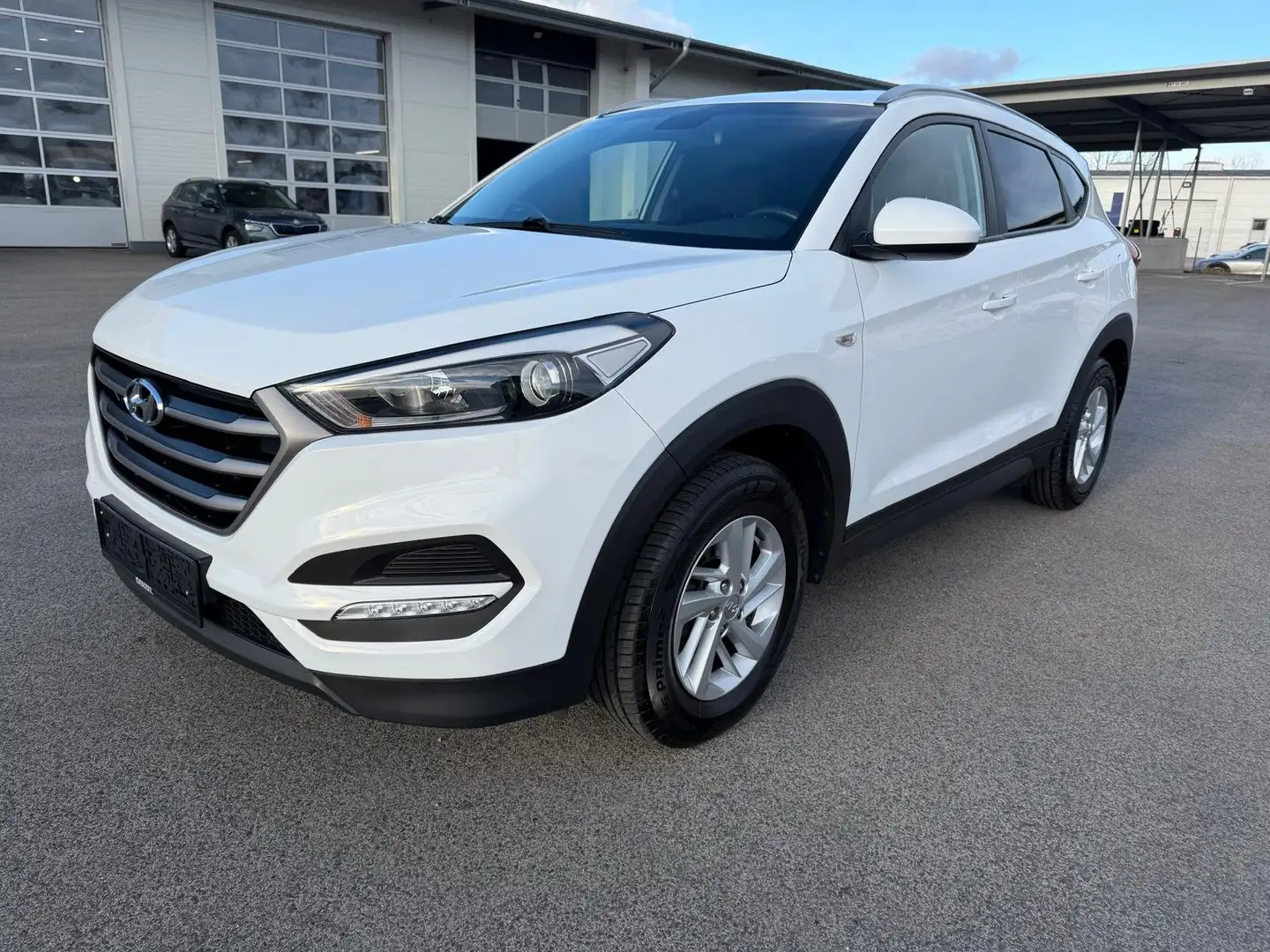 Hyundai TUCSON Tucson 1,7 CRDI Comfort Weiß - 1