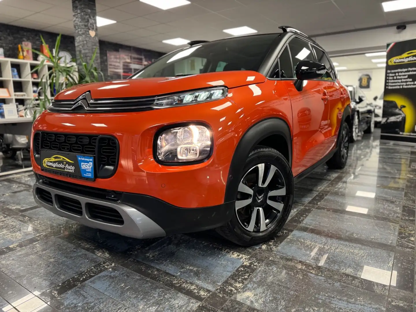 Citroen C3 Aircross Shine*Klimaauto*Panorama*Navigation* Orange - 2