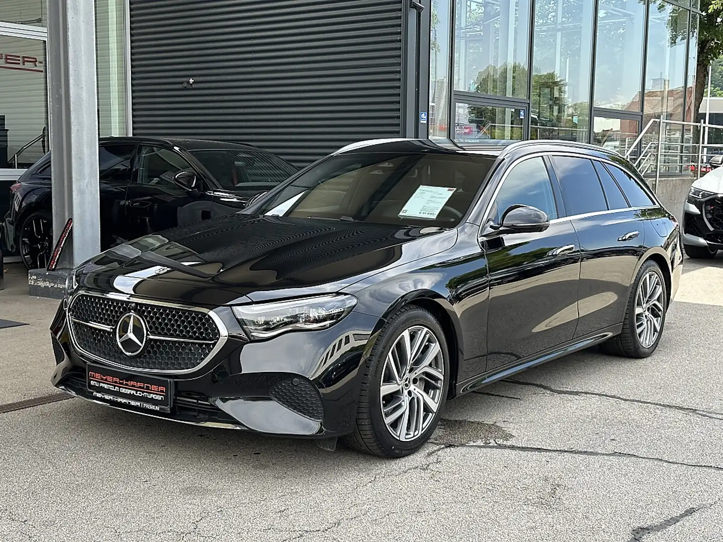 Mercedes-Benz E 300 de T PHEV 4Matic Aut. / Digital Light / 360 / AHK Schwarz - 1