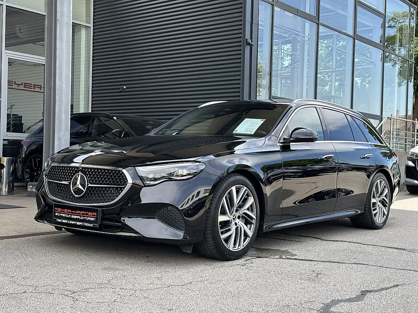 Mercedes-Benz E 300 de T PHEV 4Matic Aut. / Digital Light / 360 / AHK Schwarz - 2