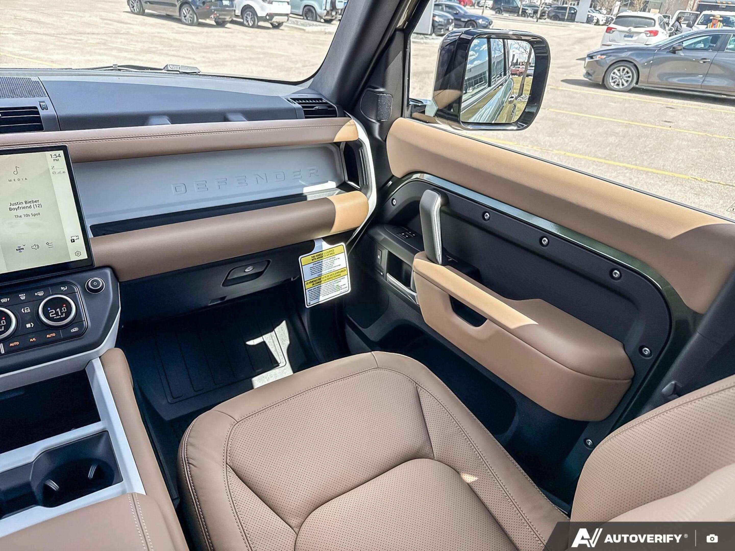 2026 Land Rover Defender 110 P300 S thumb 26
