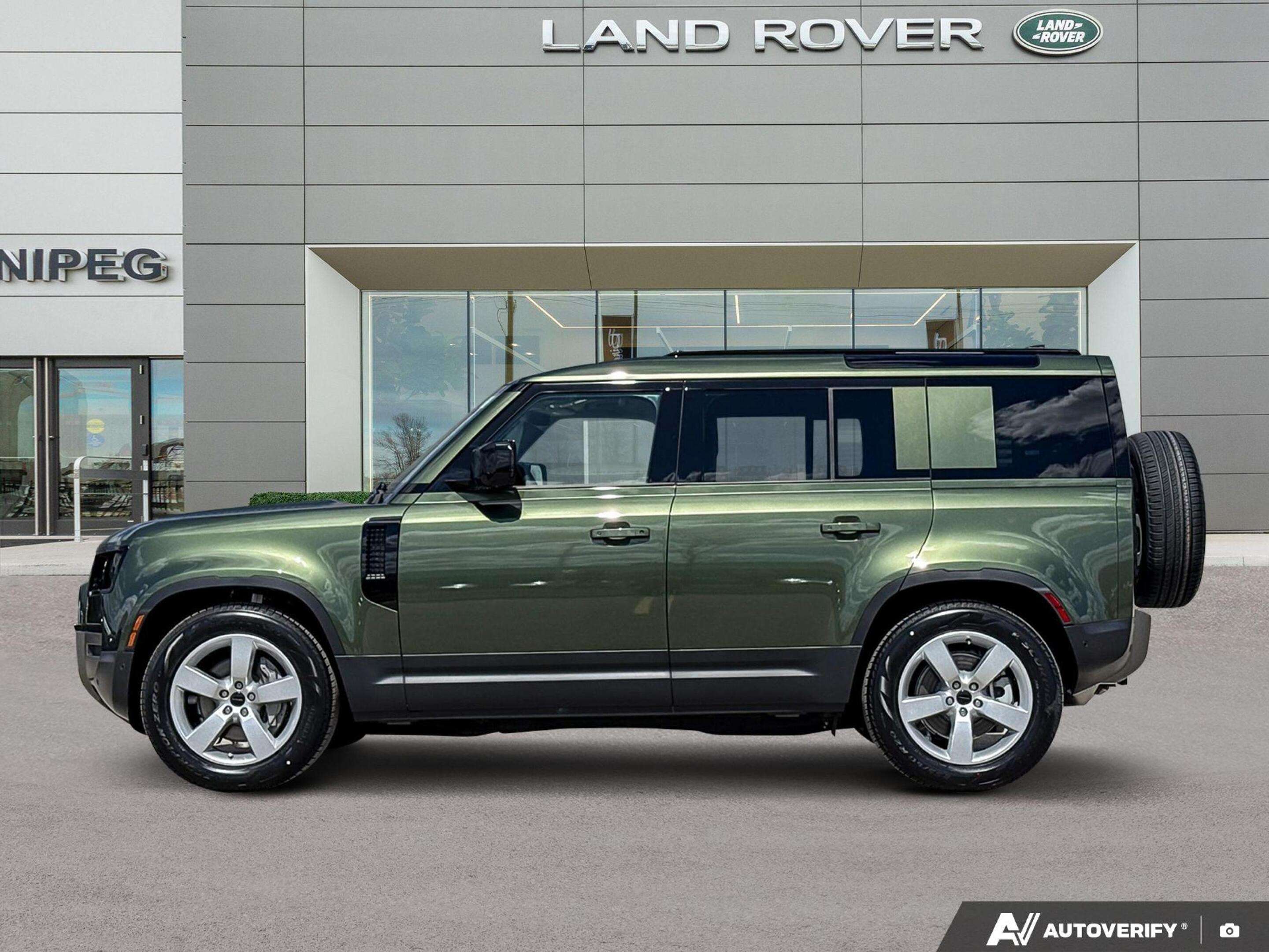 2026 Land Rover Defender 110 P300 S alt 4