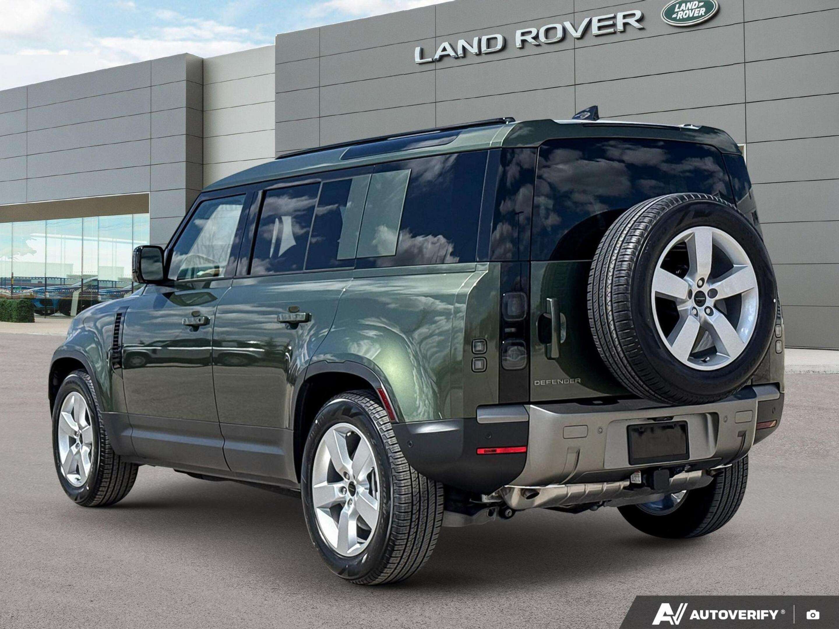 2026 Land Rover Defender 110 P300 S alt 5