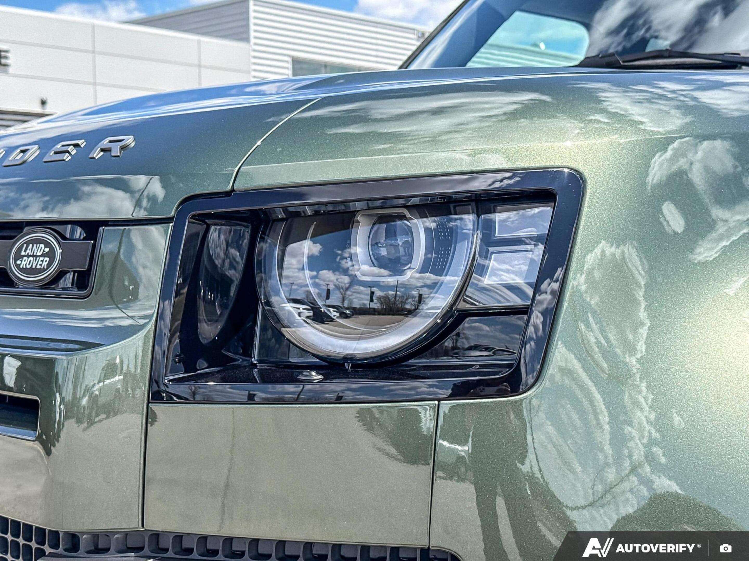 2026 Land Rover Defender 110 P300 S thumb 9