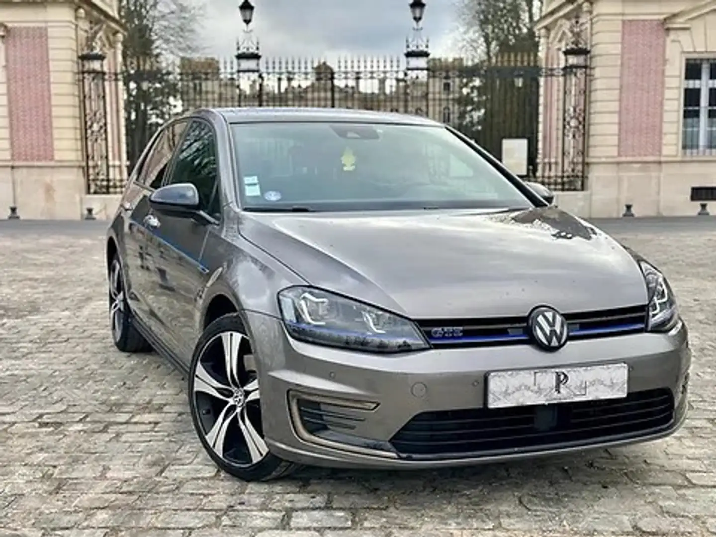 Volkswagen Golf GTE Gris - 1