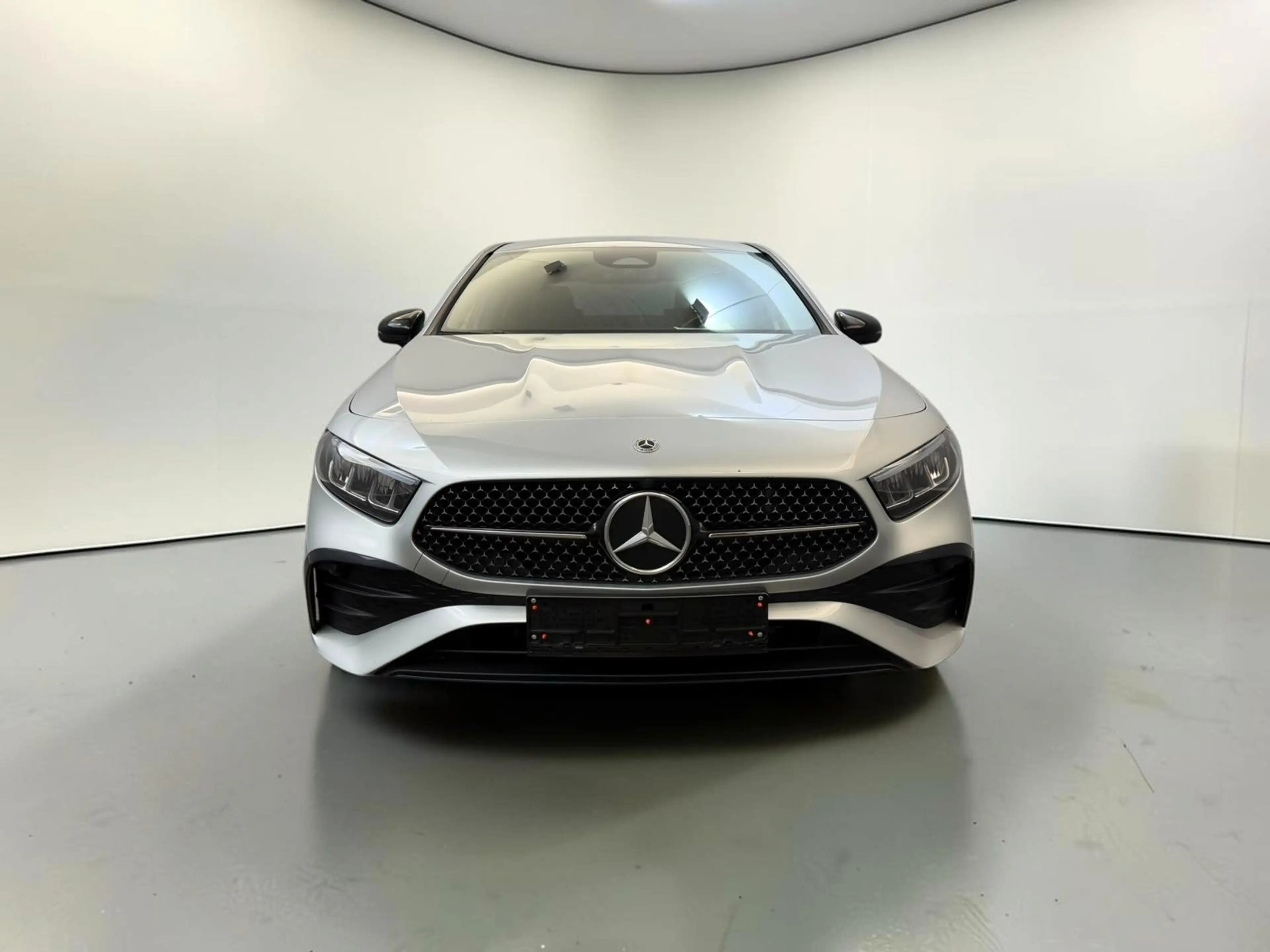 Mercedes-Benz A 200 d Limo AMG Line WIDE*LED*KAM*AHK*NIGHT*KEYL — photo 2