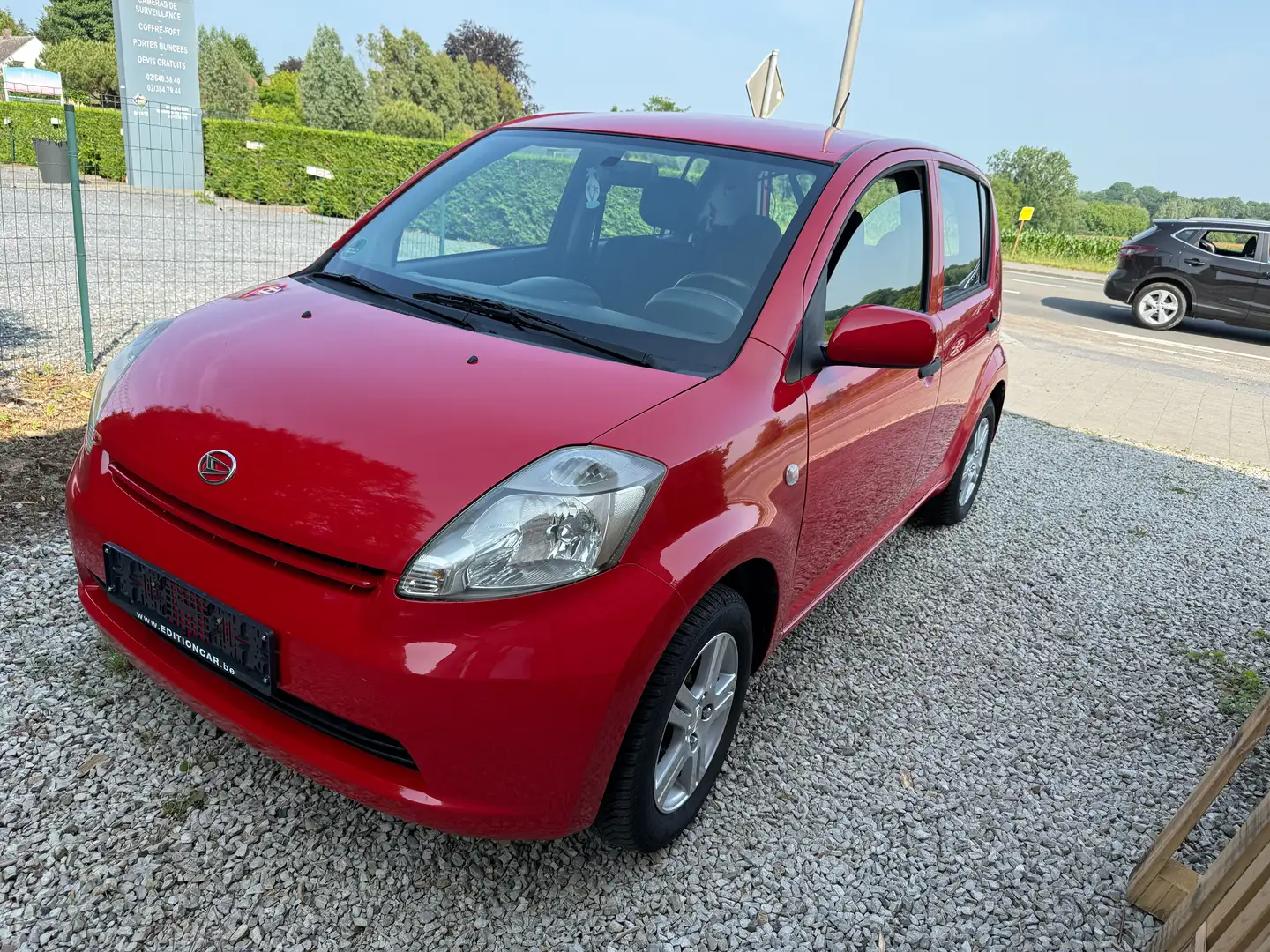 Daihatsu Sirion Rot - 2
