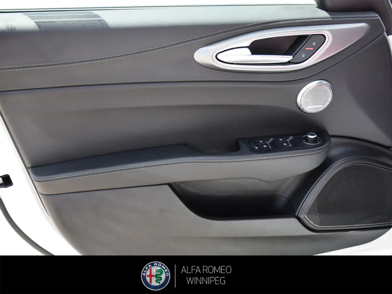 Alfa Romeo Giulia снимка Alfa Romeo Giulia