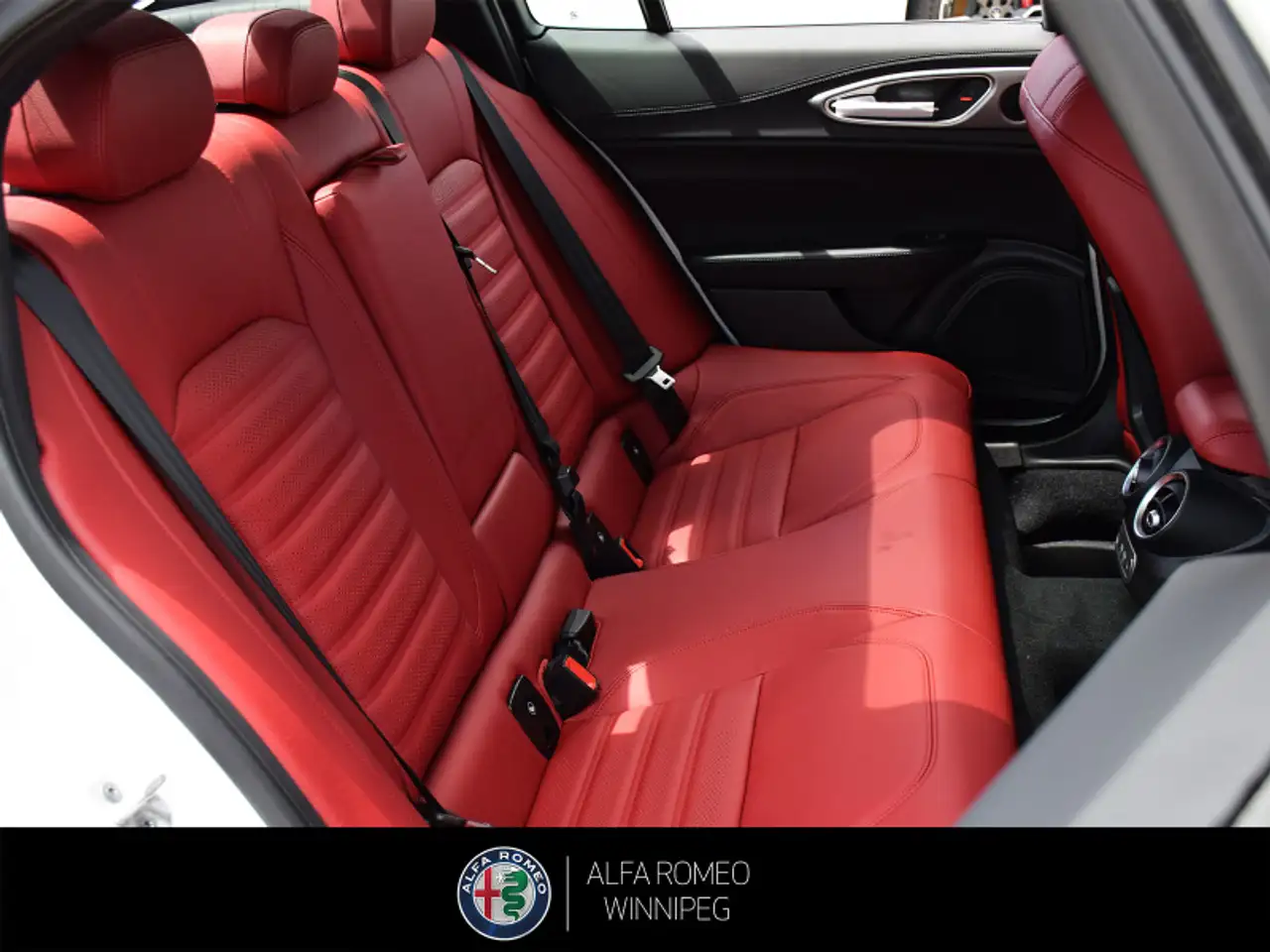 Alfa Romeo Giulia снимка Alfa Romeo Giulia