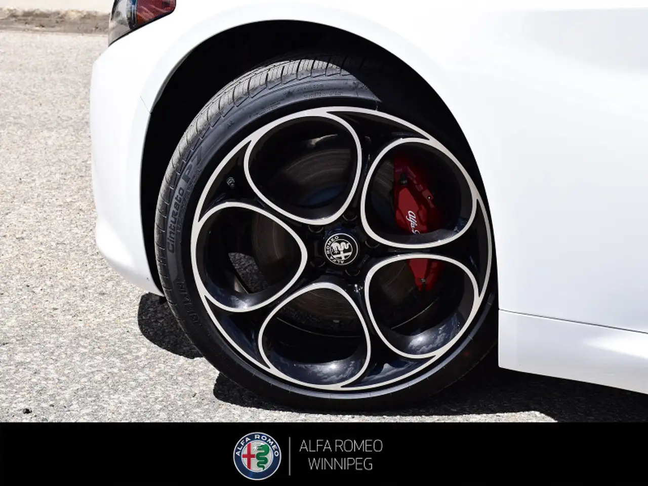 Alfa Romeo Giulia снимка Alfa Romeo Giulia