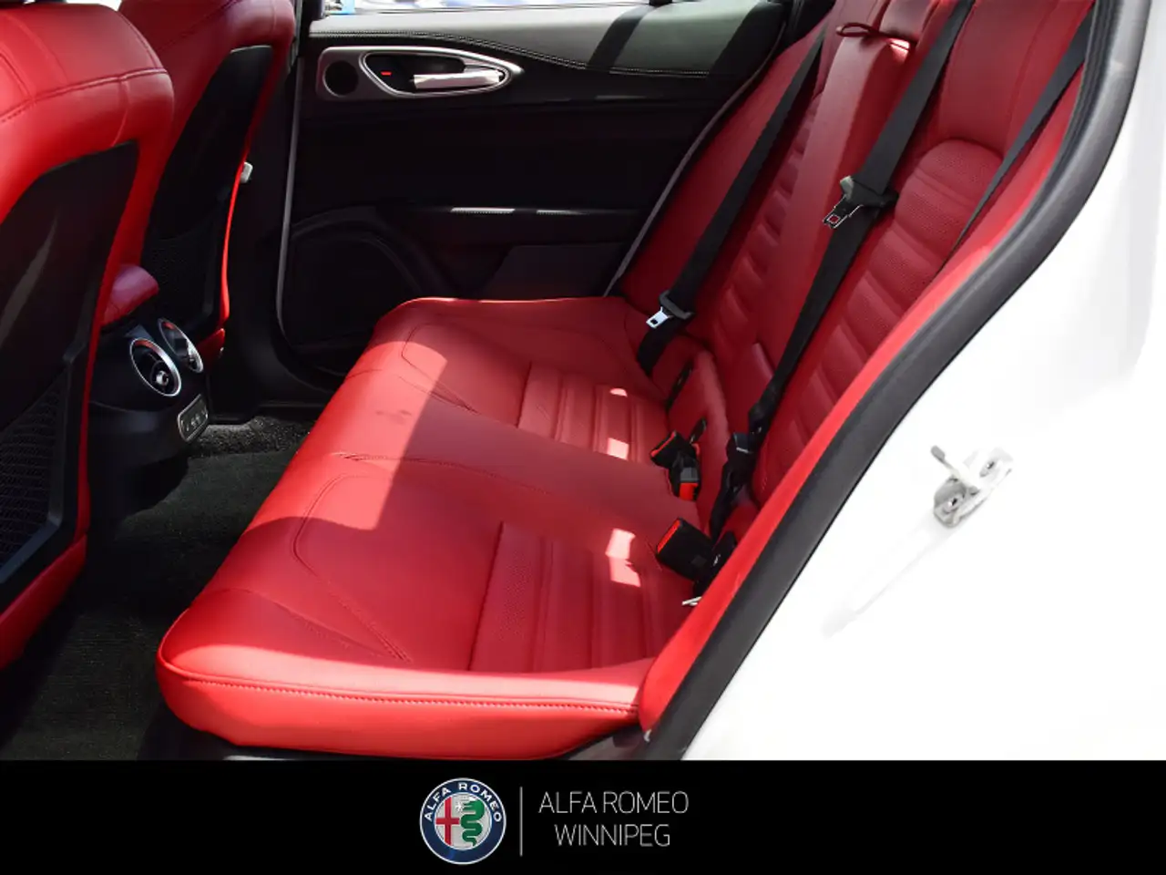 Alfa Romeo Giulia снимка Alfa Romeo Giulia