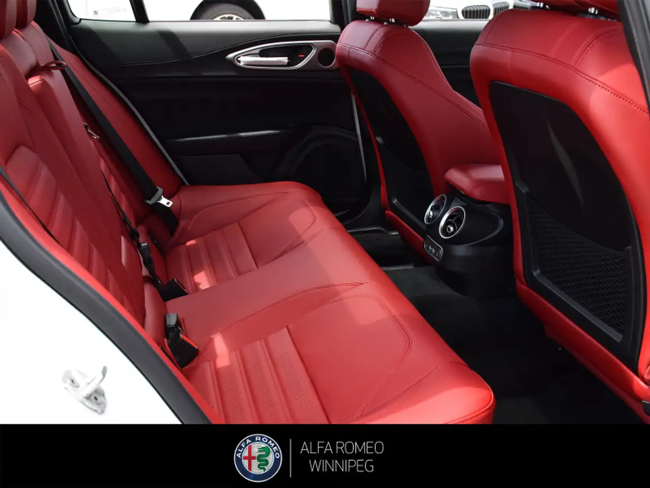 Alfa Romeo Giulia снимка Alfa Romeo Giulia