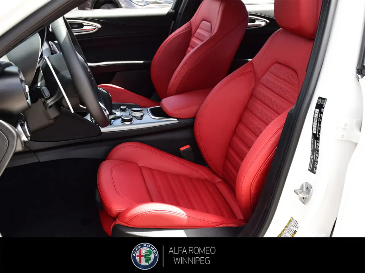 Alfa Romeo Giulia снимка Alfa Romeo Giulia