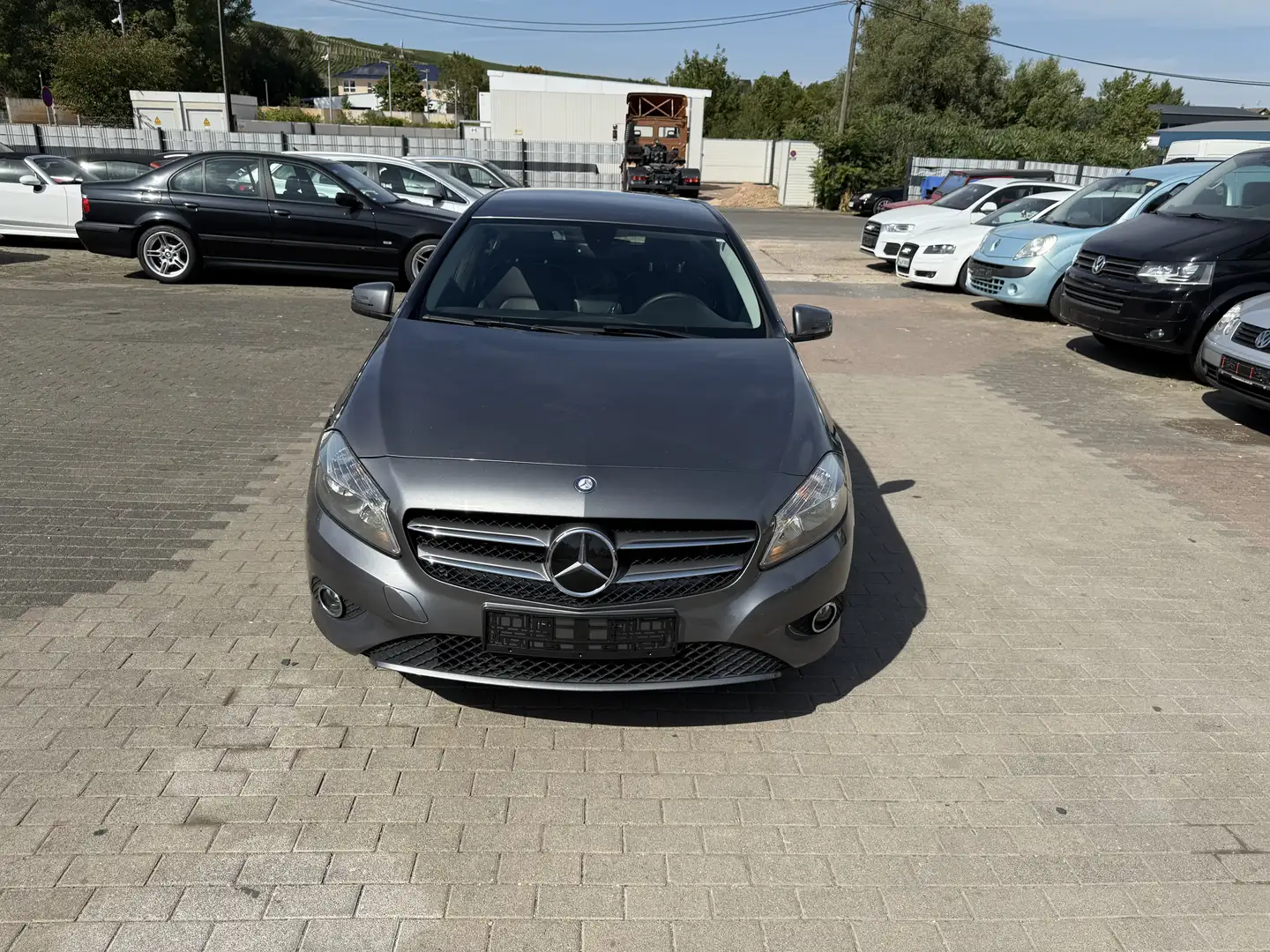 Mercedes-Benz A 180 A 180 BlueEfficiency (176.042) Grau - 2