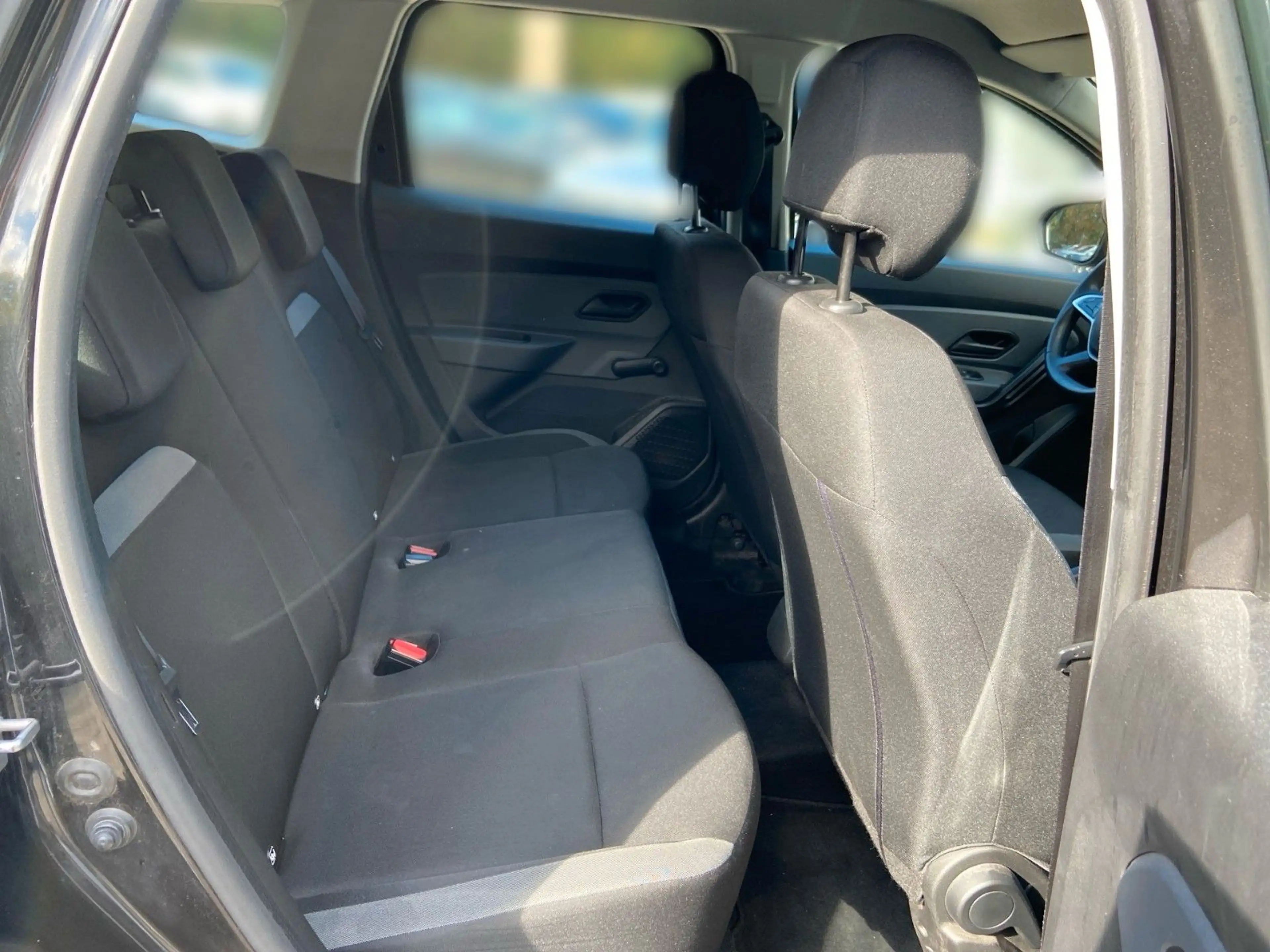 Dacia Duster TCe 130 2WD GPF Comfort — photo 14