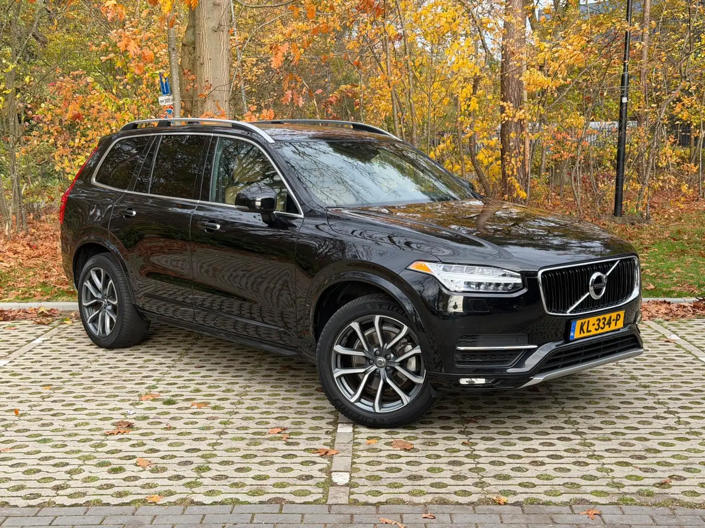 Volvo XC90 2.0 T6 AWD Inscription Zwart - 1