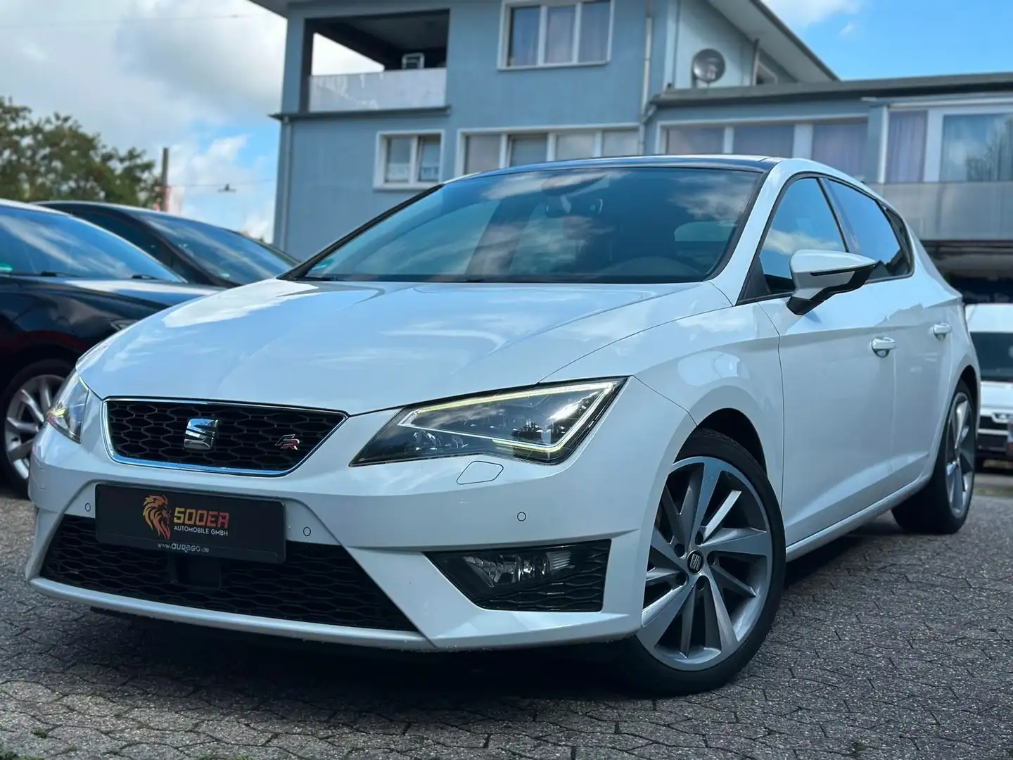 SEAT Leon FR*DSG*NAVI*PANO*1.HAND*SCHECKHEFT*ALCANTAR Blanc - 1