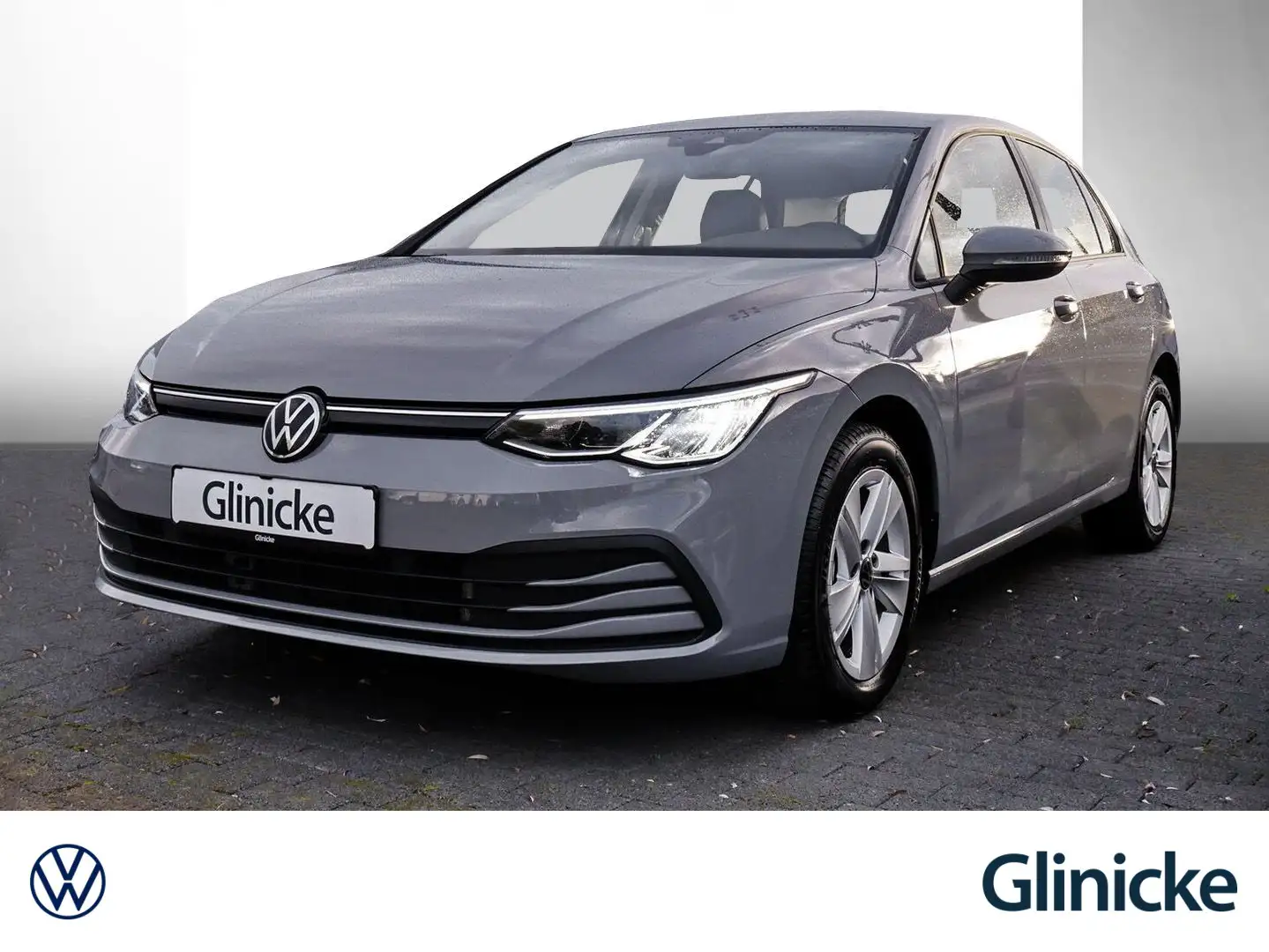 Volkswagen Golf VIII 1.5 TSI Life SiHz Klima Navi PDC LED D Grau - 1