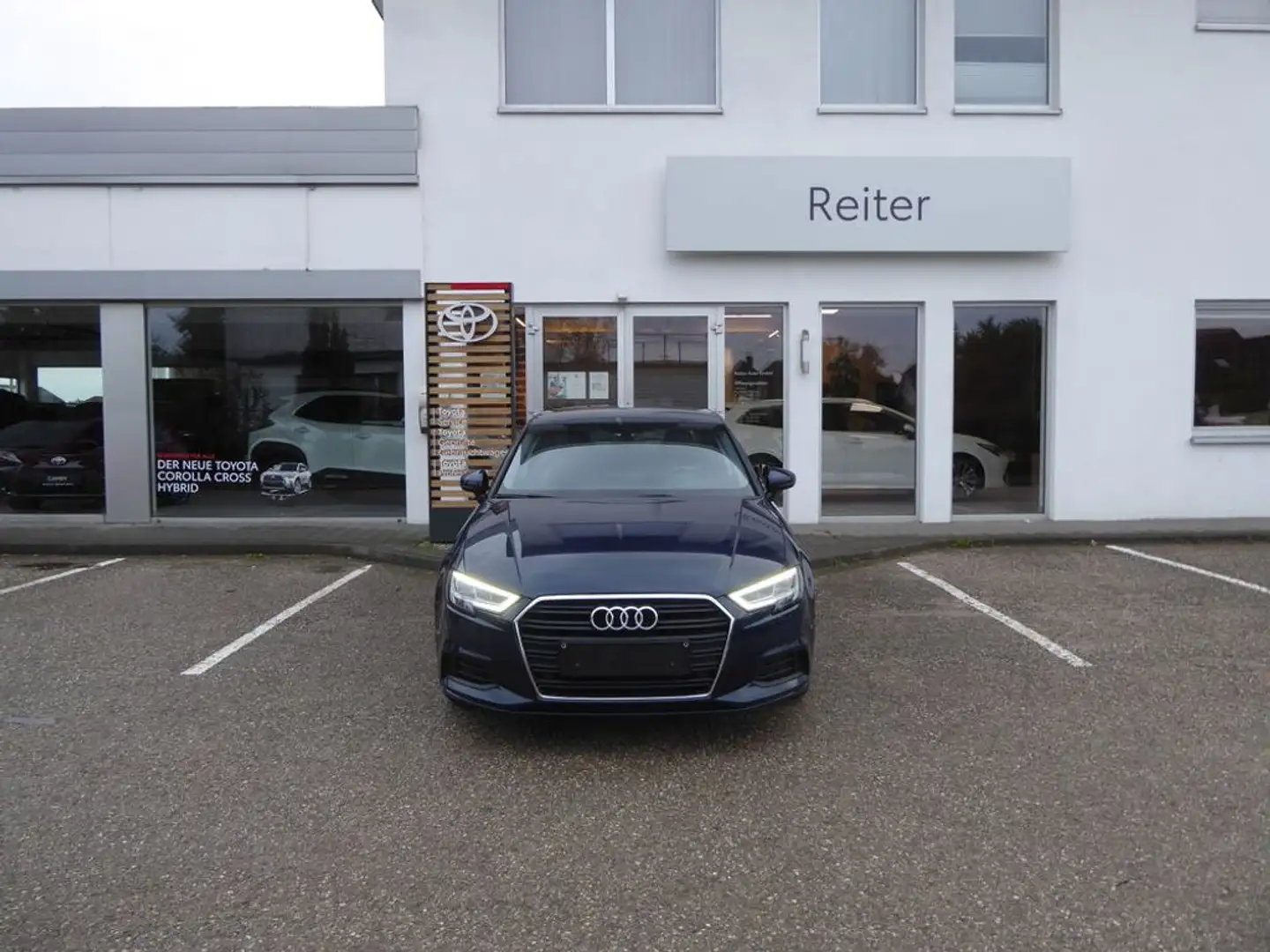 Audi A3 Limo 30 TDI *LED*LEDER*SHZ* Blau - 1