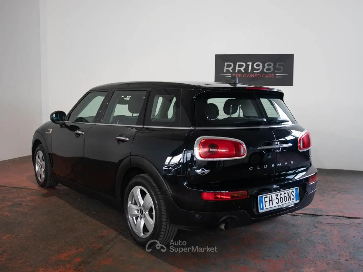 MINI Cooper Clubman 1.5 One D Business Fekete - 2