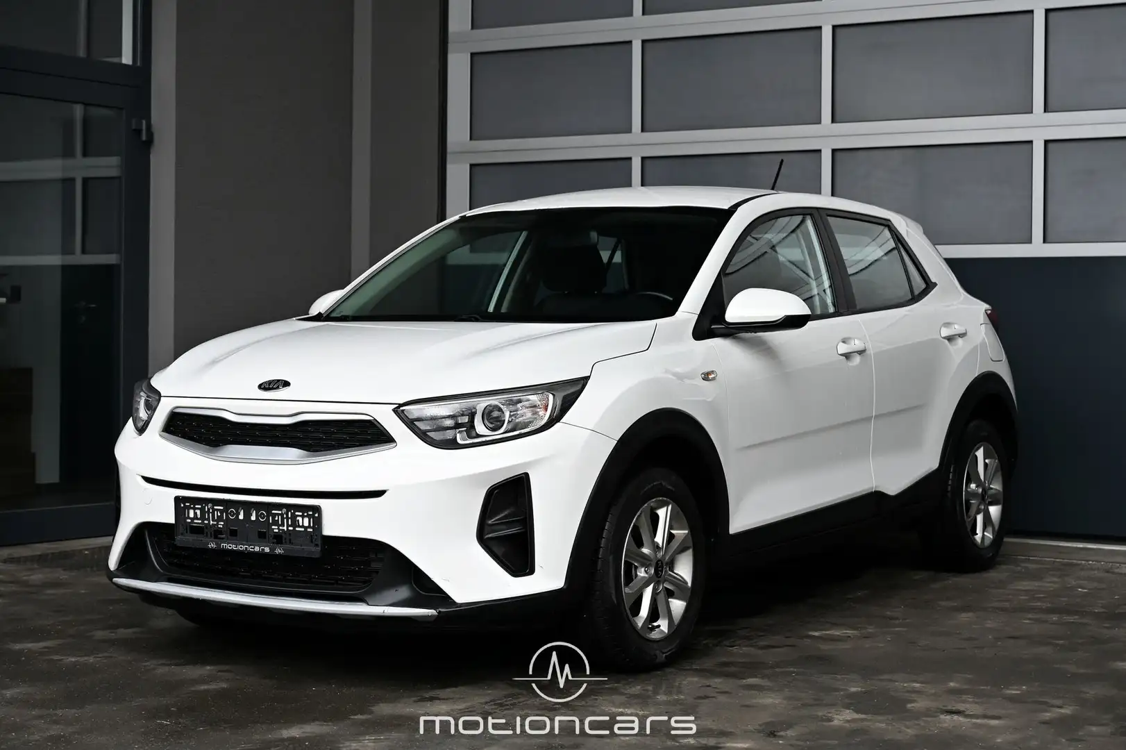 Kia Stonic 1.2 Titan Pickerl NEU Beyaz - 1