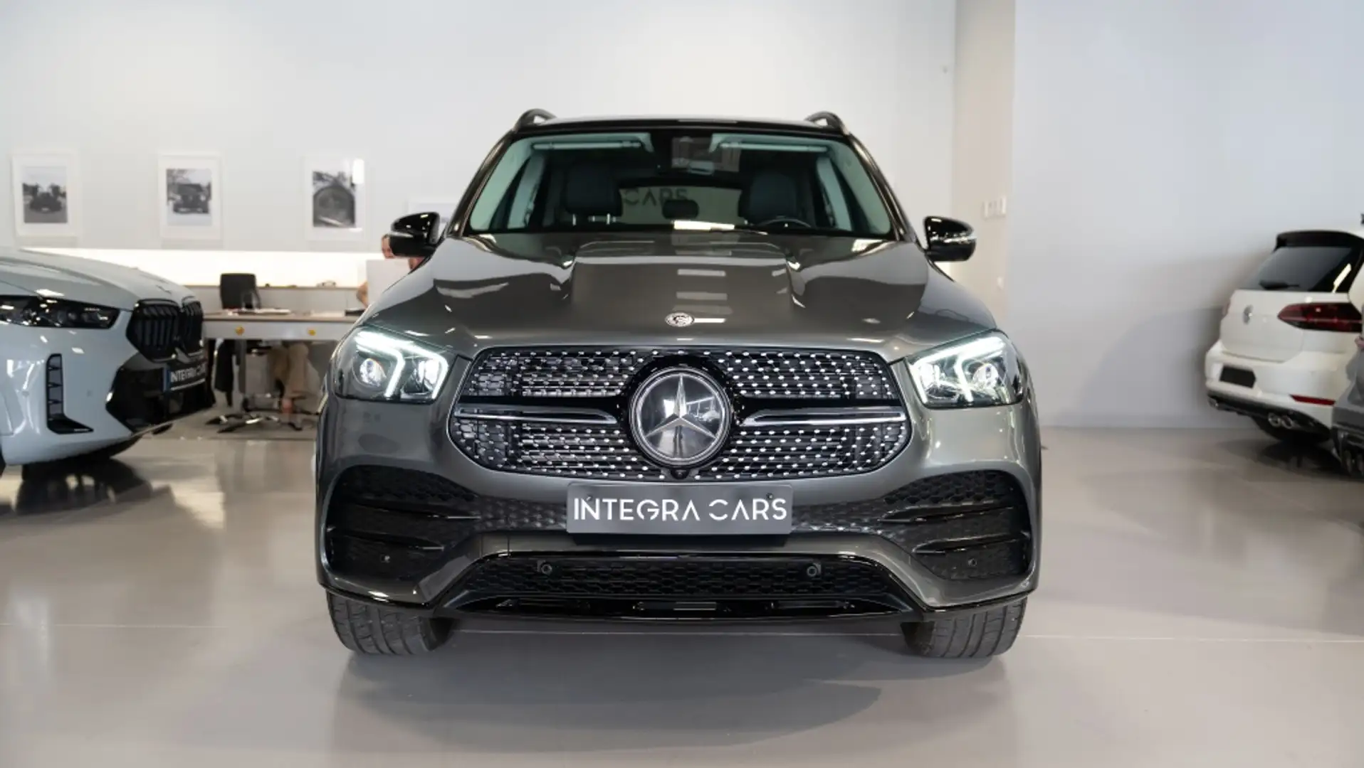 Mercedes-Benz GLE 300 300d 4Matic Aut. Gris - 2
