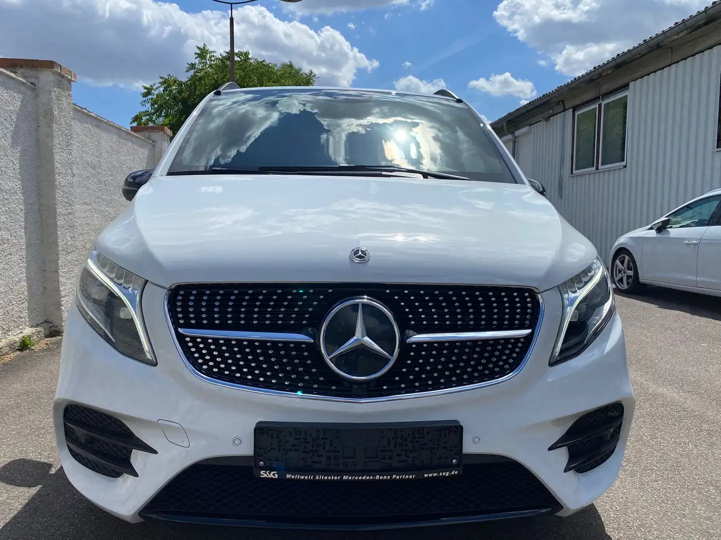 Mercedes-Benz V 300 d lang 9G-TRONIC Edition AMG Line White - 2