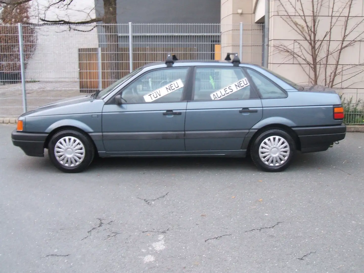 Volkswagen Passat 1,8 B35i*Auf Wunsch-H-KENNZEICHEN*TÜV-ALLES-NEU Grau - 2