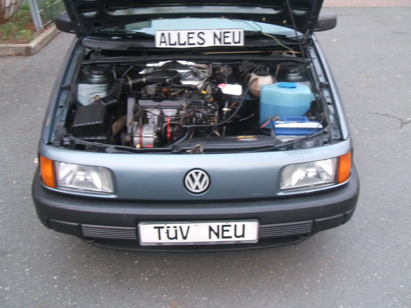 Volkswagen Passat 1,8 B35i*Auf Wunsch-H-KENNZEICHEN*TÜV-ALLES-NEU Grau - 1