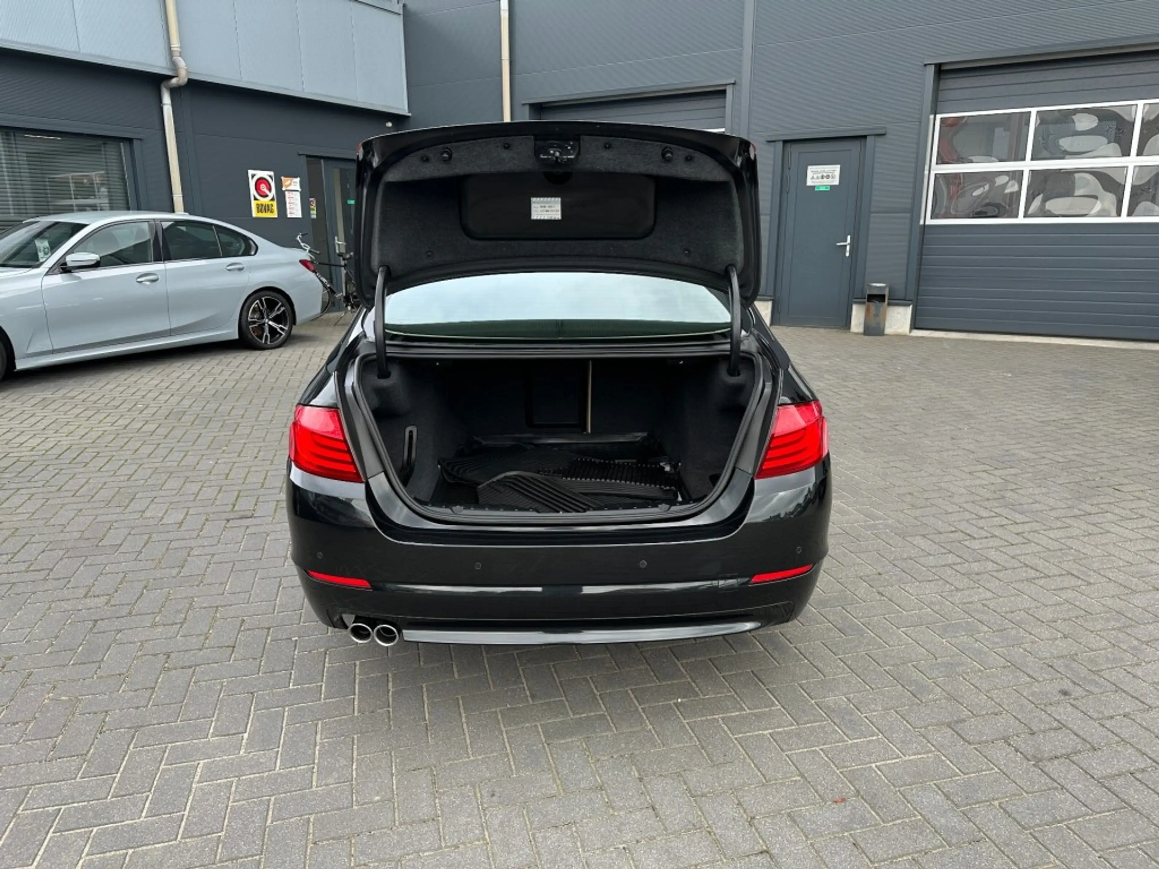 BMW 528 528i Aut.High-Executive org. Ned. 97000 KM !! — photo 7