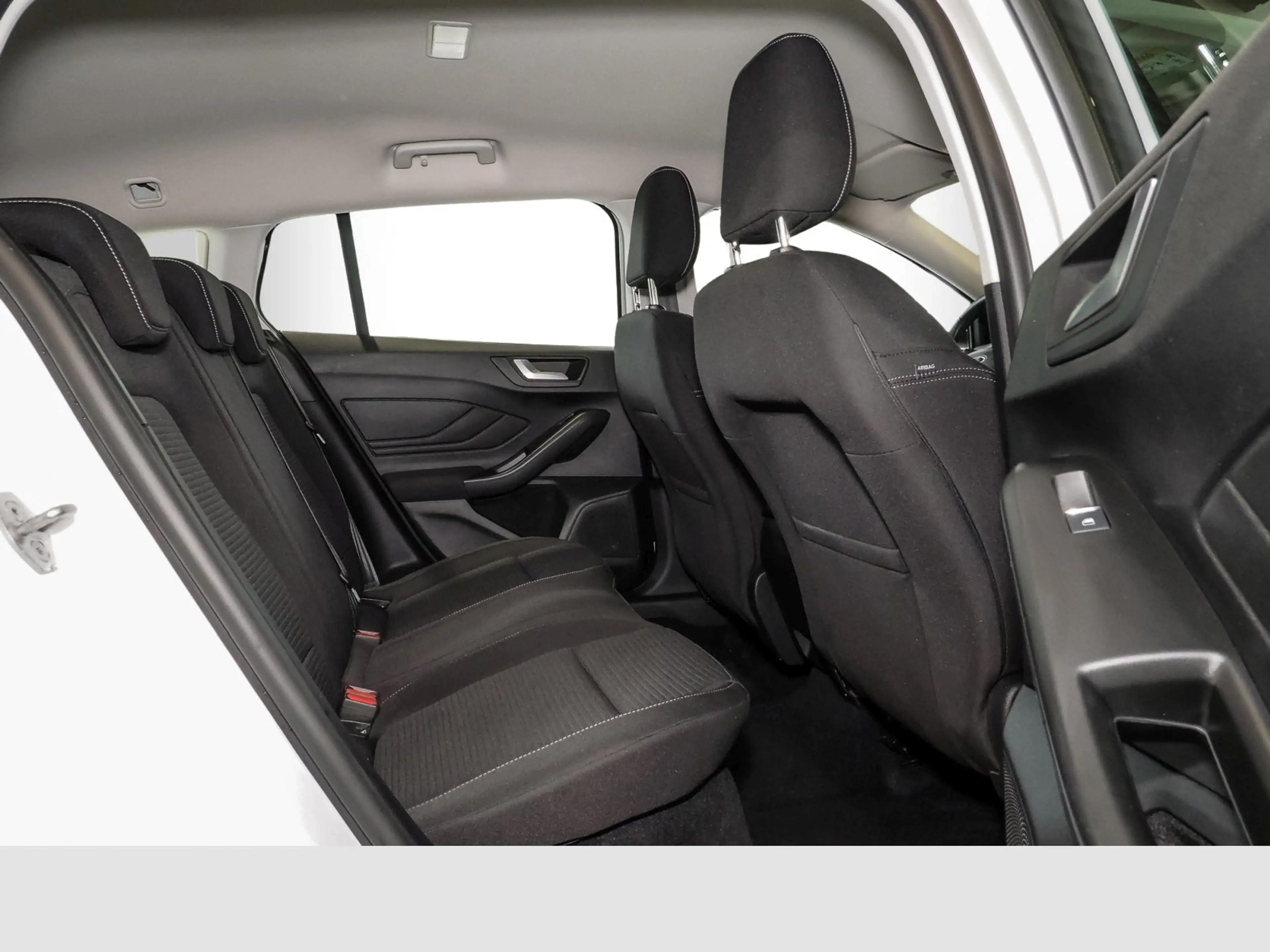 Ford Focus TITANIUM — photo 9