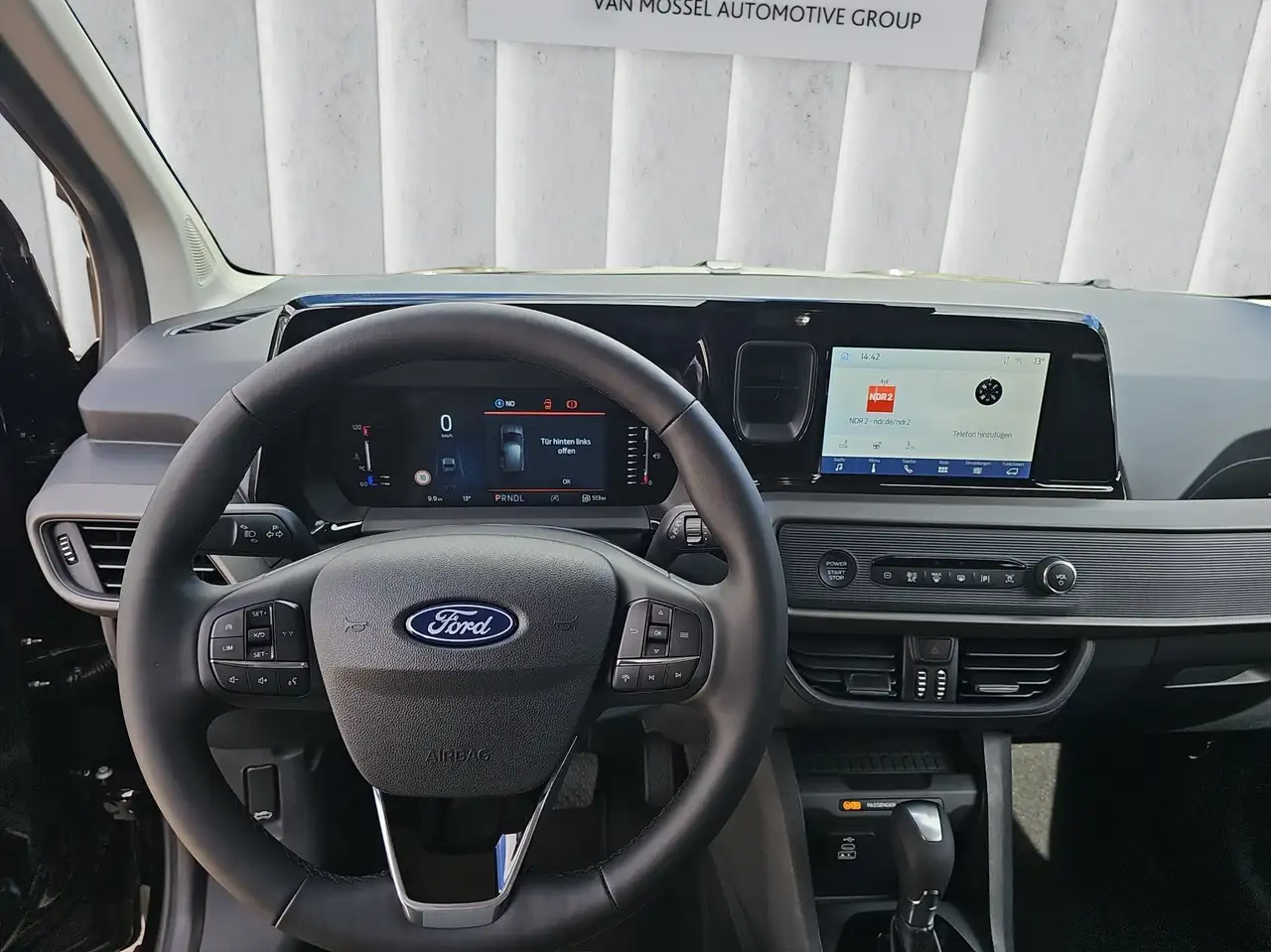 Ford Tourneo Courier Titanium 1.0 EcoBoost 92 kW Auto Kompaktvan. 5-tür 12