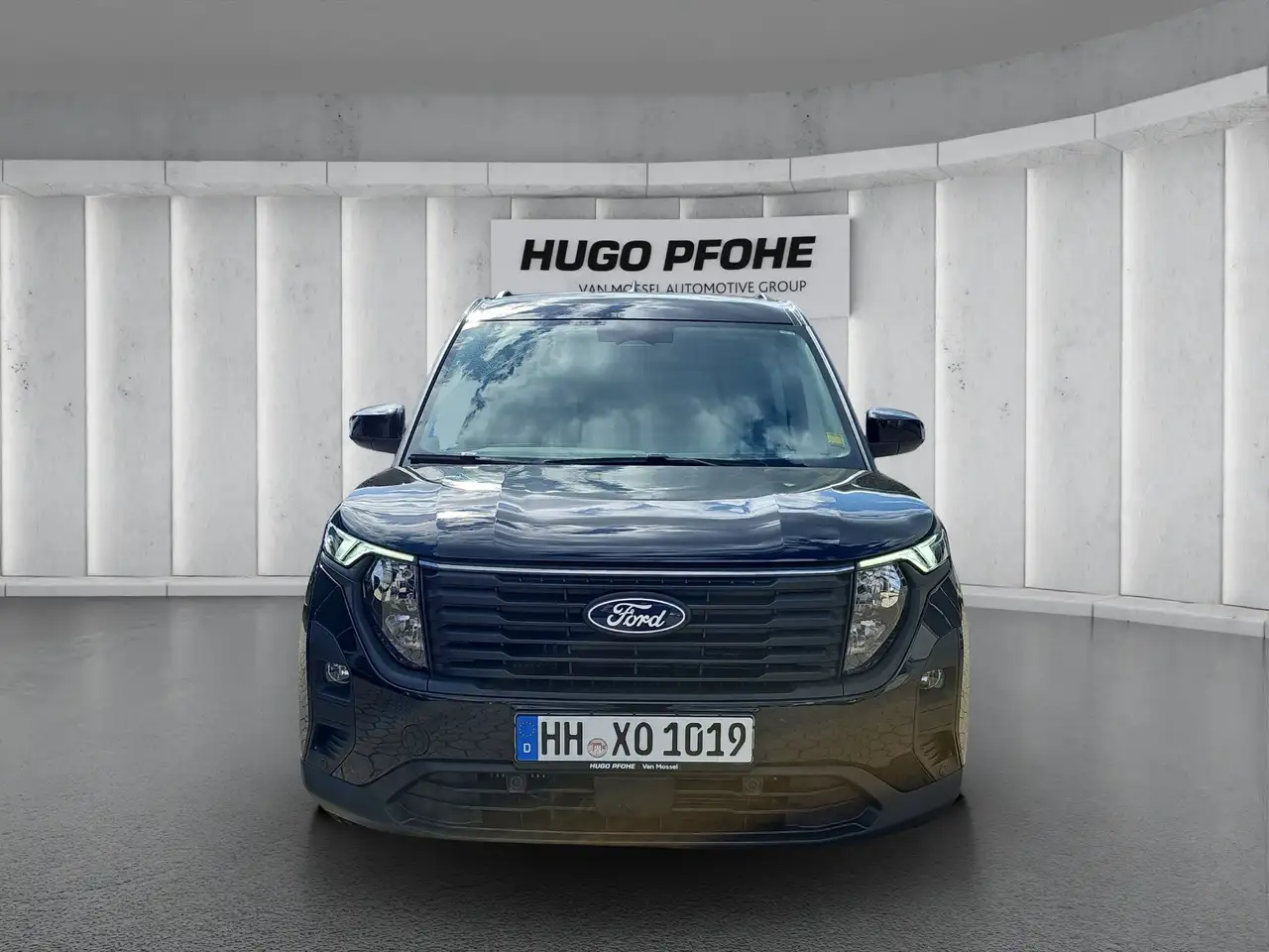 Ford Tourneo Courier Titanium 1.0 EcoBoost 92 kW Auto Kompaktvan. 5-tür 8
